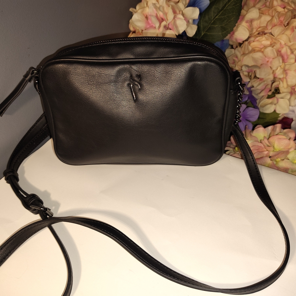 Simply Vera Vera Wang Black Leather‎ Crossbody Camera Bag
